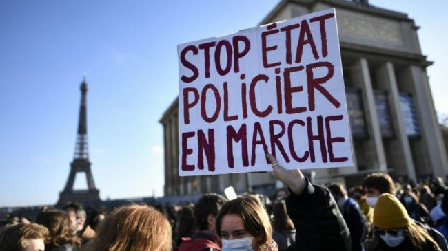 état policier en marche