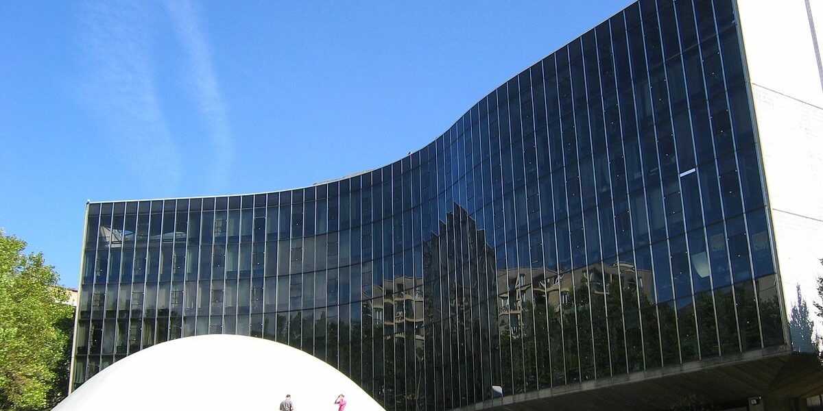 Siege_pcf_place_coloniel_fabien